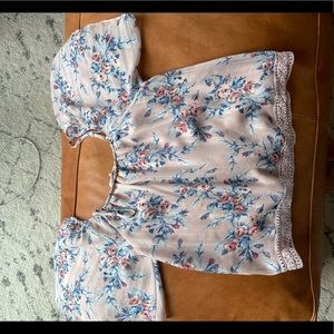 women’s flowy blouse